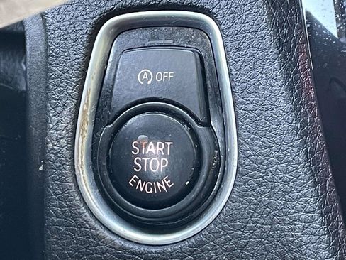 Used 2018 BMW 320i xDrive Sedan w/ Convenience Package AWD/4WD image 26