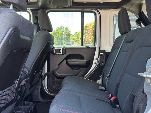 Used 2024 Jeep Wrangler Unlimited Rubicon AWD/4WD image 23