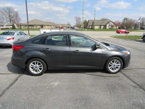 Used 2016 Ford Focus SE FWD image 8