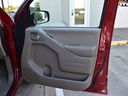 Used 2015 Nissan Frontier SV w/ SV Value Truck Package AWD/4WD image 40