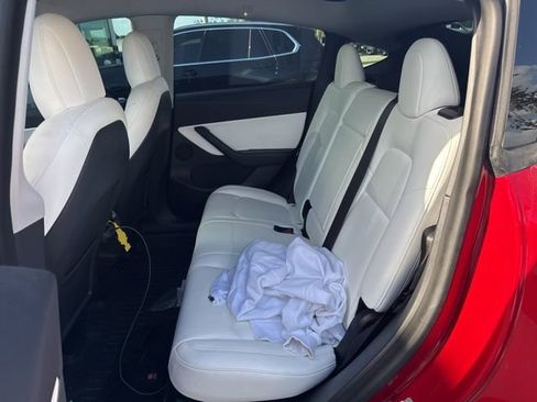 Used 2021 Tesla Model Y Long Range image 13