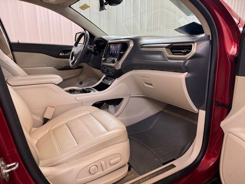 Used 2021 GMC Acadia Denali w/ Denali Technology Package image 30