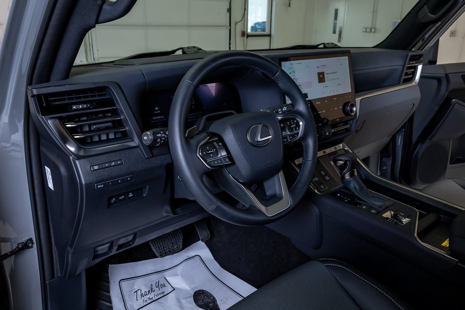 Used 2026 Lexus GX 550 w/ Accessory Package (2T) AWD/4WD image 15