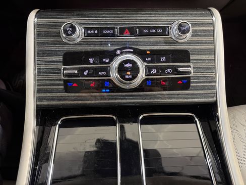 Used 2023 Lincoln Aviator Black Label image 18