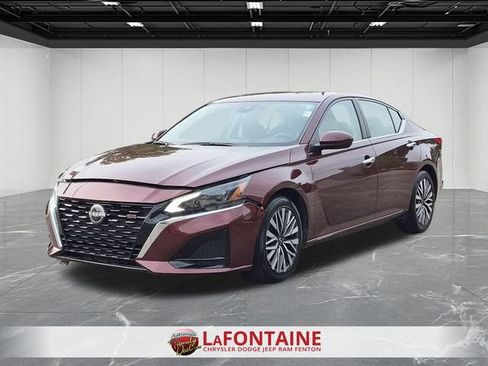 Used 2023 Nissan Altima 2.5 SV FWD image 1