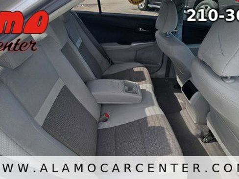 Used 2013 Toyota Camry LE image 22
