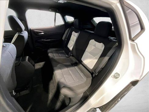 Used 2024 Chevrolet Trax RS FWD image 28