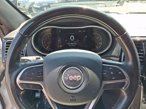 Used 2020 Jeep Grand Cherokee Overland AWD/4WD image 21