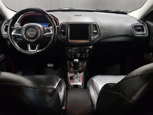 Used 2019 Jeep Compass Trailhawk AWD/4WD image 2