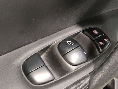 Used 2021 Nissan Rogue Sport S image 27