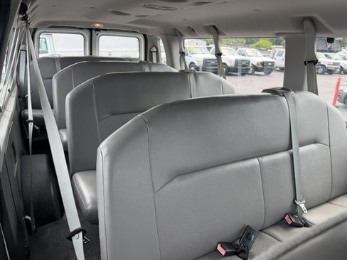 Used 2008 Ford E-350 and Econoline 350 XLT RWD image 15