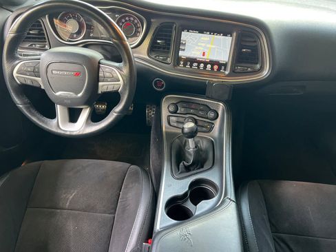 Used 2016 Dodge Challenger R/T Scat Pack w/ Leather Interior Group RWD image 4