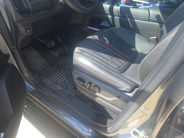 Used 2025 Nissan Armada PRO-4X AWD/4WD image 7