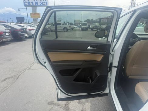 Used 2020 Volkswagen Atlas Cross Sport SE w/ Panoramic Sunroof Package AWD/4WD image 21