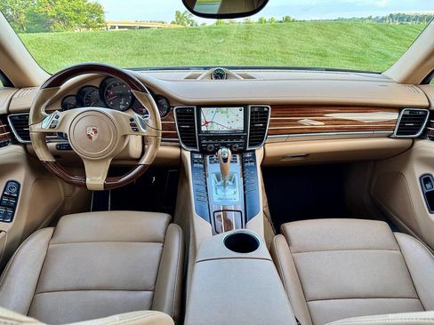 Used 2014 Porsche Panamera 4 AWD/4WD image 39