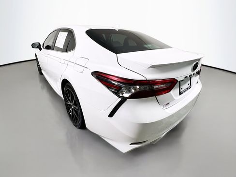 Used 2022 Toyota Camry SE image 8