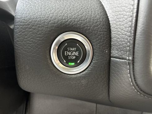 Certified 2022 GMC Yukon XL Denali w/ Denali Ultimate Package image 17