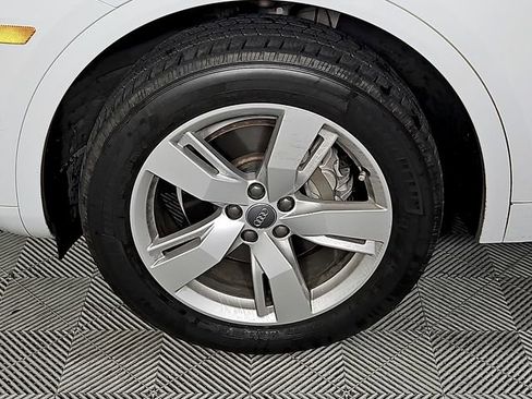 Used 2019 Audi Q5 2.0T Premium w/ Convenience Package image 8