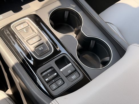 Used 2025 Honda Pilot EX-L image 18