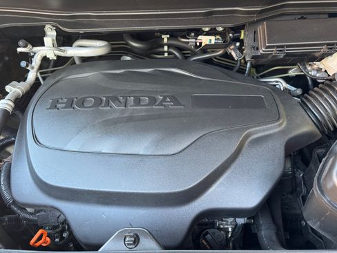 Used 2022 Honda Pilot Sport image 16