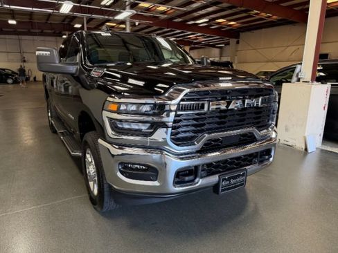 Used 2026 RAM 2500 Big Horn AWD/4WD image 6