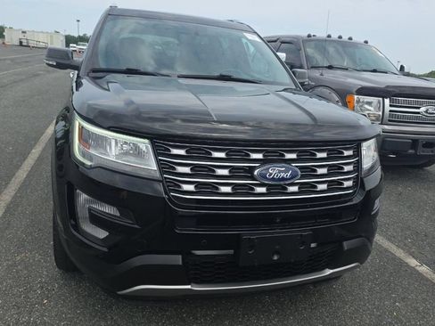 Used 2017 Ford Explorer Limited AWD/4WD image 2