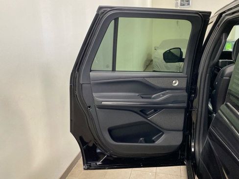 New 2026 Lincoln Navigator L Reserve w/ Jet Appearance Package image 13