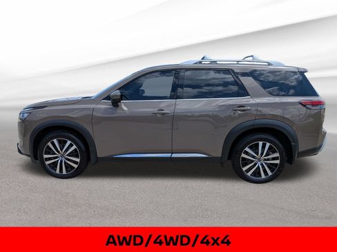Certified 2024 Nissan Pathfinder Platinum w/ Cargo Package AWD/4WD image 12