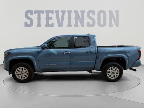 Used 2026 Toyota Tacoma SR5 AWD/4WD image 2
