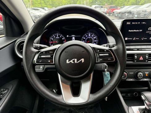 Used 2022 Kia Forte LXS FWD image 17