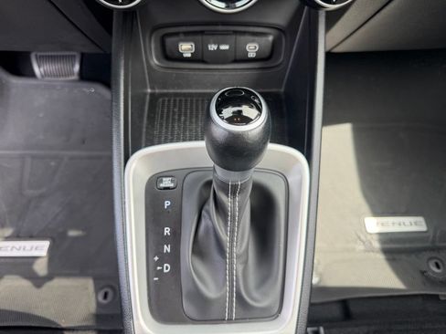 Used 2024 Hyundai Venue SEL FWD image 38