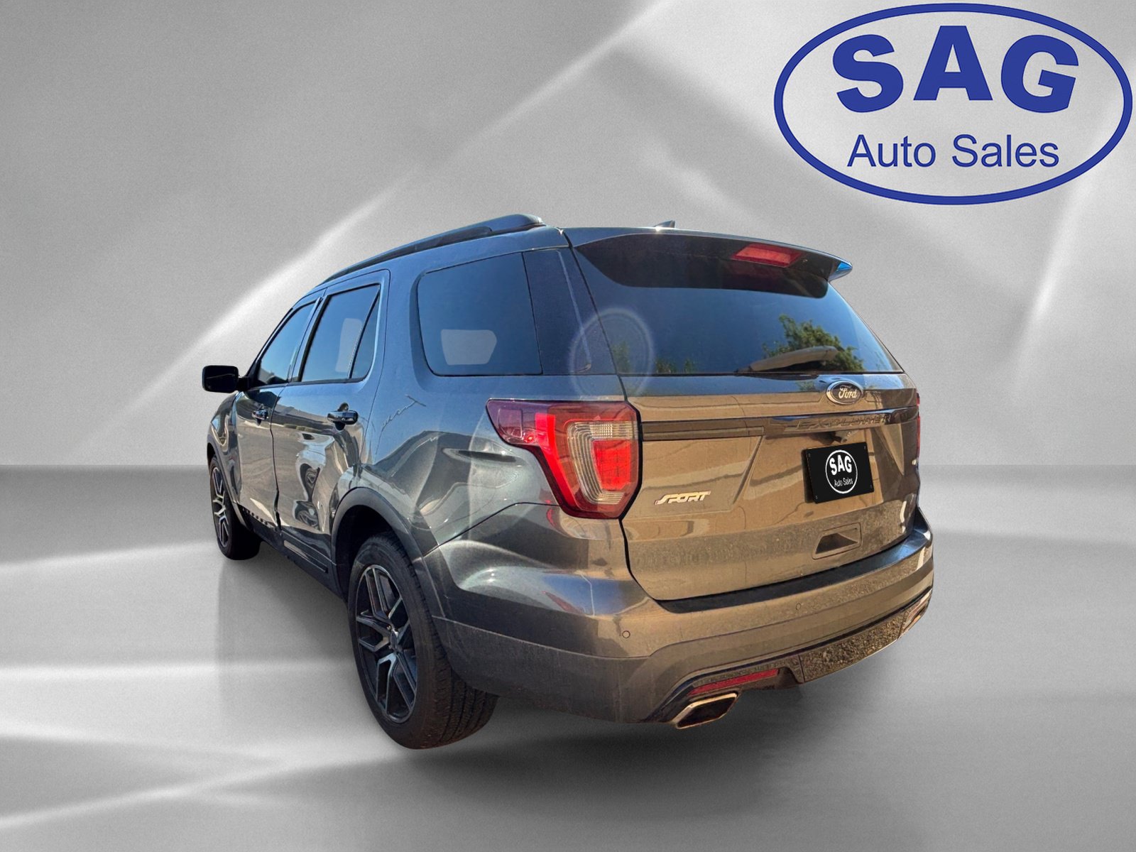 Used 2017 Ford Explorer Sport w/ Equipment Group 401A AWD/4WD image 4