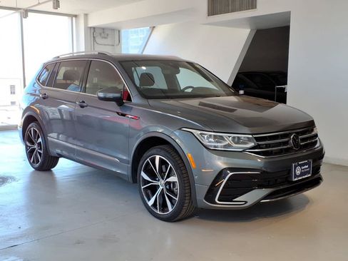 Used 2023 Volkswagen Tiguan SEL R-Line AWD/4WD image 3