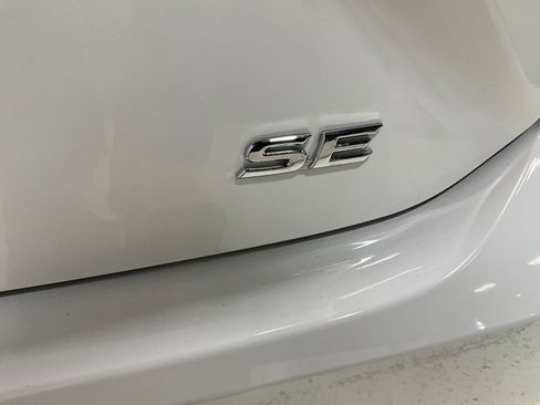 Used 2026 Toyota Camry SE FWD image 10