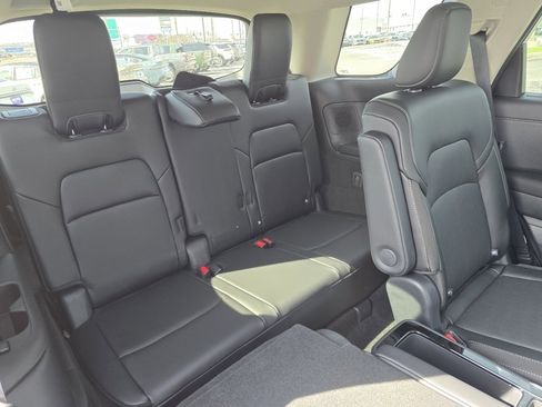 New 2026 Nissan Pathfinder SL image 14