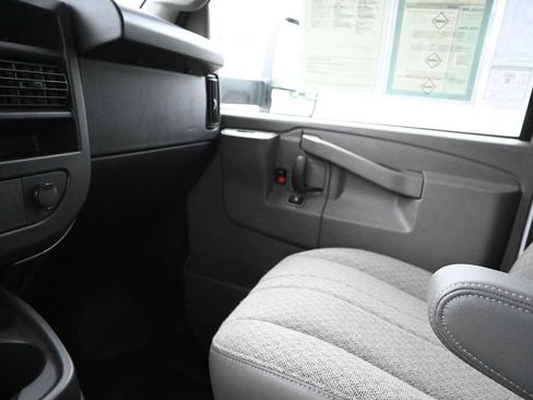 Used 2024 GMC Savana 4500 w/ Power Convenience Package RWD image 13