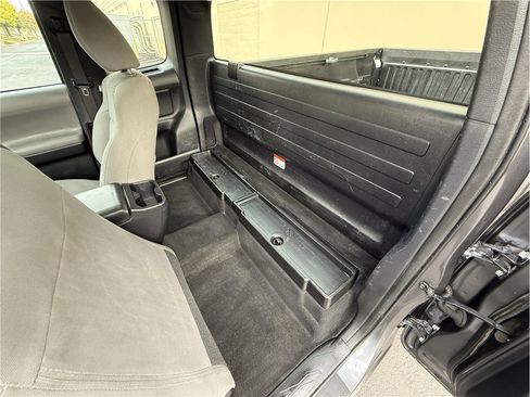 Used 2017 Toyota Tacoma 2WD Access Cab image 18