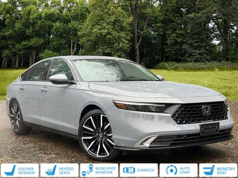 Used 2025 Honda Accord Touring image 1
