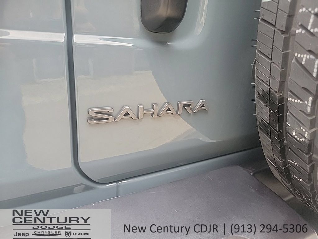 Used 2026 Jeep Wrangler Unlimited Sahara AWD/4WD image 5