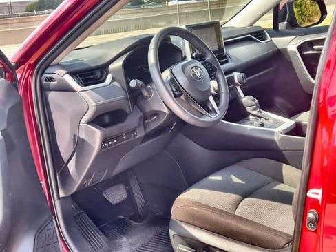 Used 2025 Toyota RAV4 XLE w/ Convenience Package AWD/4WD image 3
