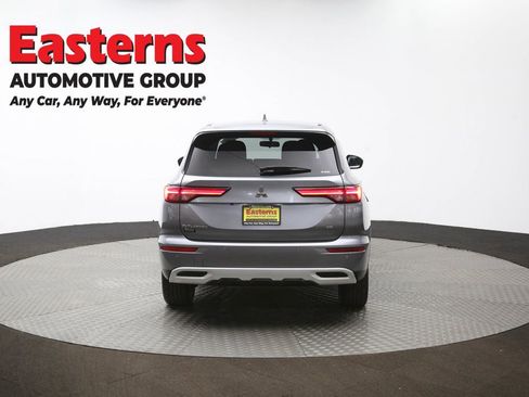 Used 2024 Mitsubishi Outlander SE image 37