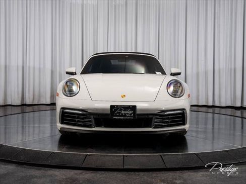 Used 2021 Porsche 911 Carrera 4 AWD/4WD image 2