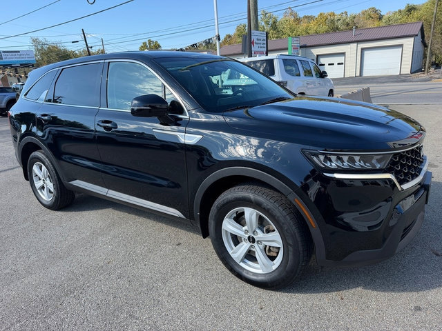 Used 2023 Kia Sorento LX AWD/4WD image 9