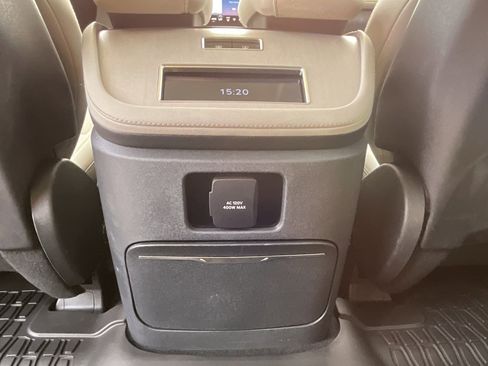 Used 2025 Lincoln Navigator L Reserve image 18