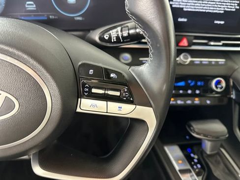 Used 2024 Hyundai Elantra Limited image 16