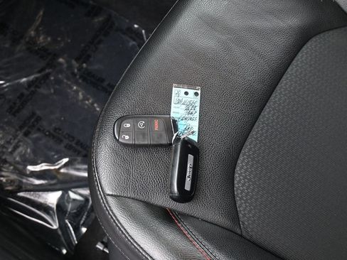 Used 2022 Jeep Compass Trailhawk w/ Trailhawk Convenience Group image 17