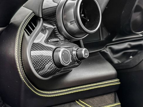 Certified 2022 Ferrari F8 Tributo image 19