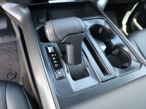 New 2025 Ford F150 Lariat w/ Equipment Group 502A High image 9