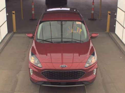 Used 2022 Ford Escape SEL w/ Technology Package AWD/4WD image 3