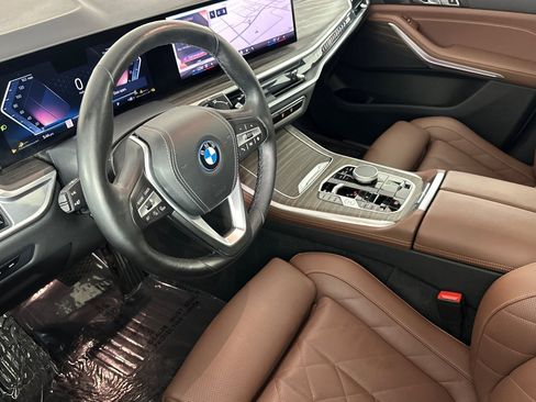 Used 2024 BMW X5 xDrive50e w/ Parking Assistance Package image 9